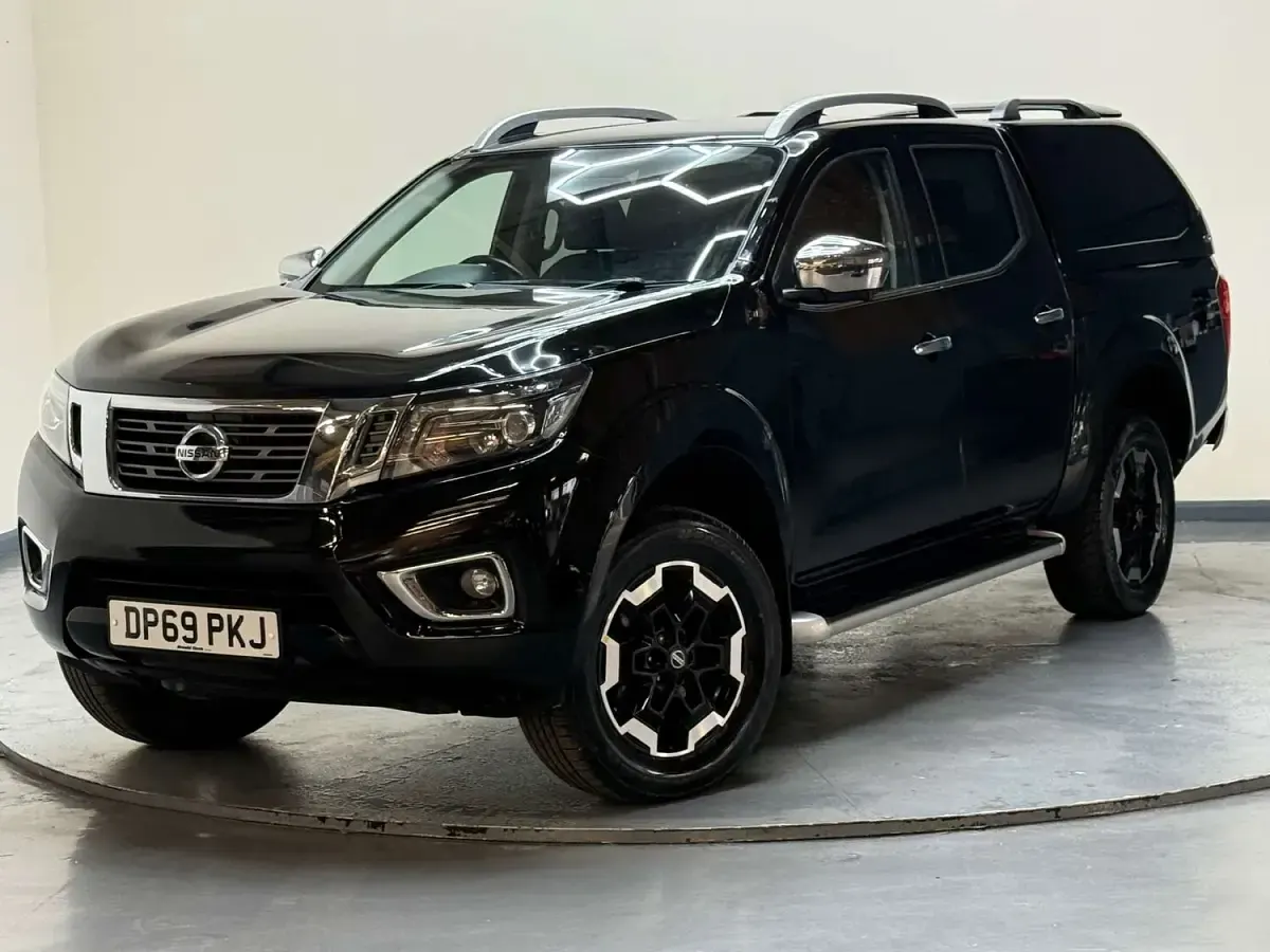 Used Nissan Navara Tekna 190 HP (139 kW) 2019 Black Pickup