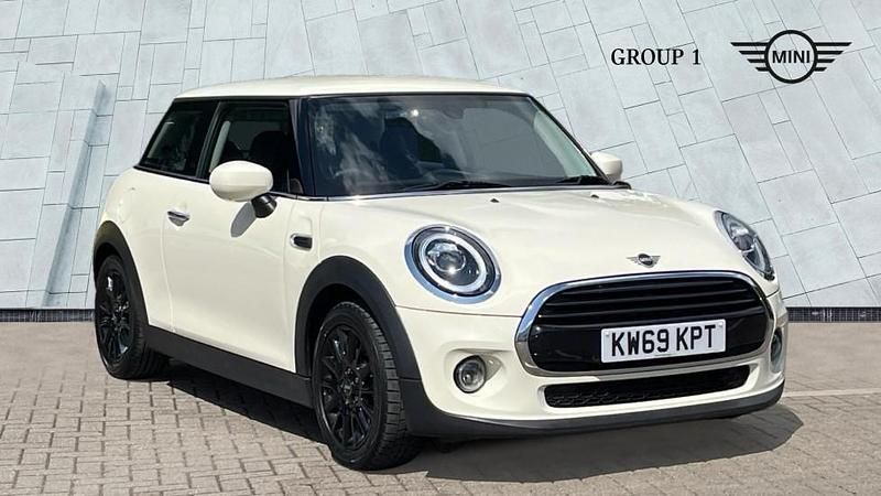 White Used 2020 Mini Cooper Classic Hatchback | £12,450 (Fair price) - Image 1/4