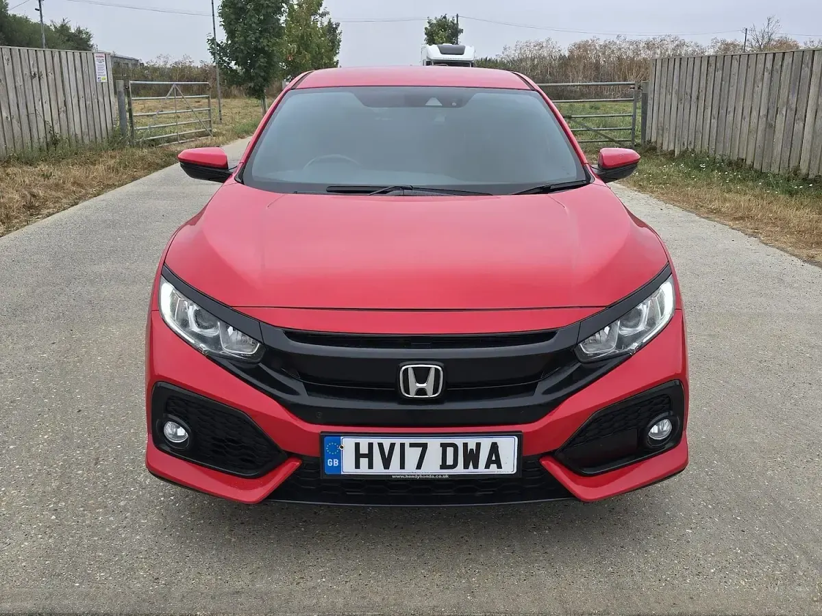 Used Honda Civic SR 129 HP (94 kW) 2017 Red Hatchback