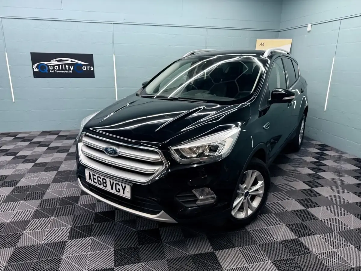 Usado Ford Kuga Titanium 120 CV (88 kW) 2018 Negro SUV