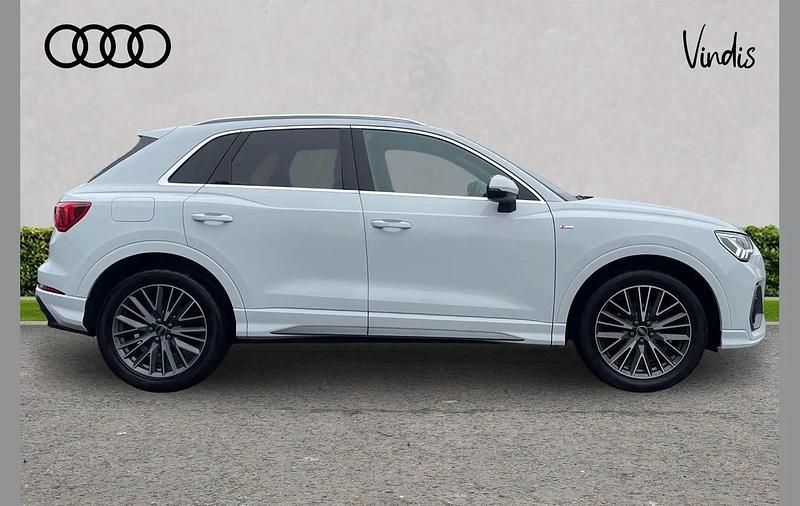 Used Audi Q3 S-Line 150 HP (110 kW) 2024 White SUV