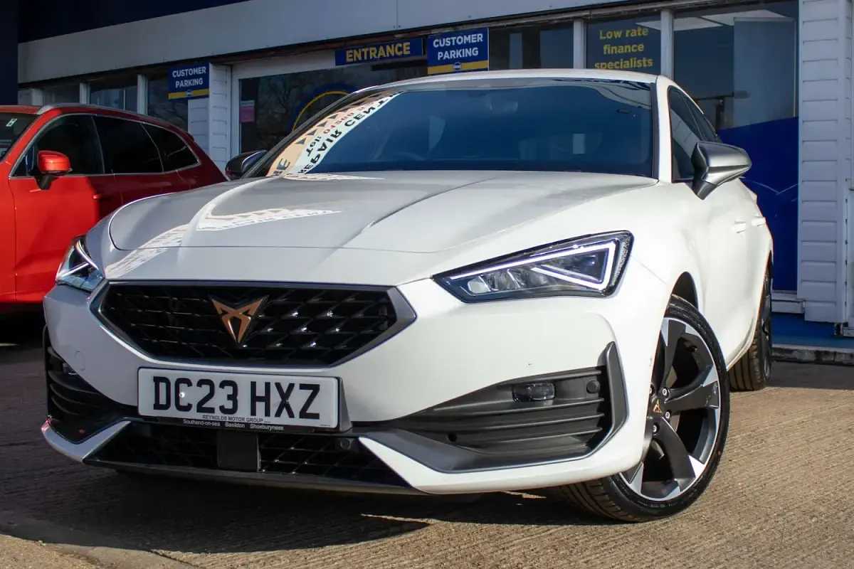 Used Cupra Leon VZ1 245 HP (180 kW) 2023 White Hatchback