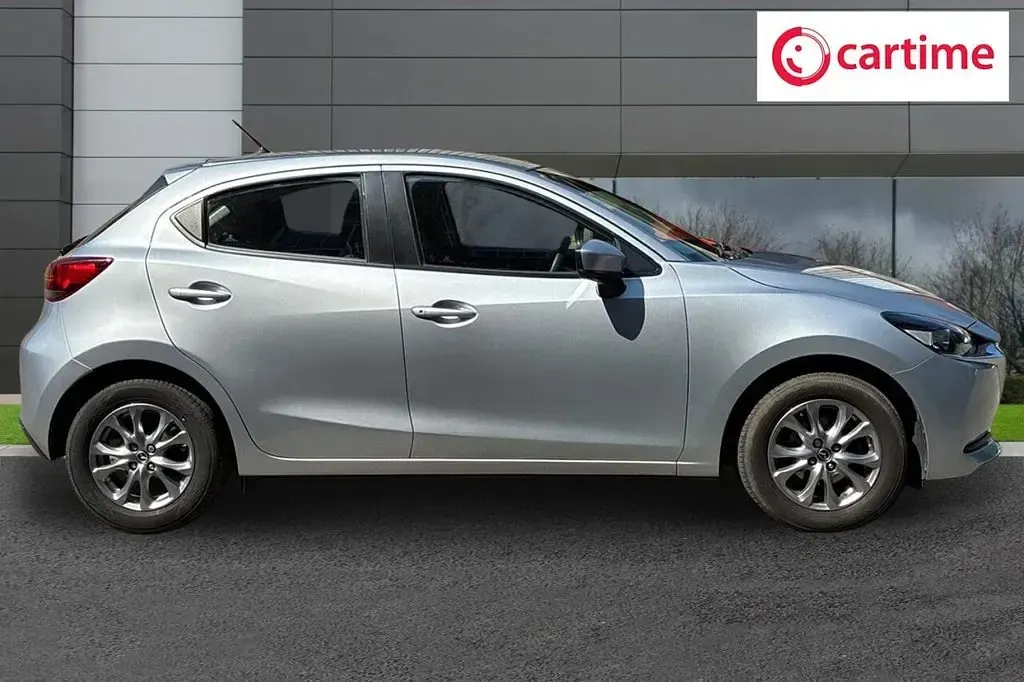 Used Mazda 2 90 HP (66 kW) 2022 Silver Hatchback