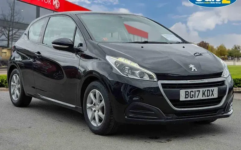Gebraucht Peugeot 208 Active 82 PS (60 kW) 2016 Kleinwagen