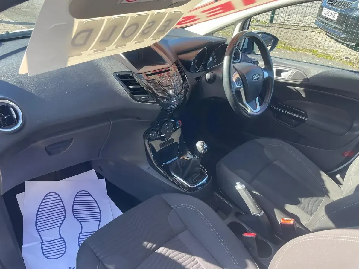Used Ford Fiesta Zetec 2017 White Hatchback