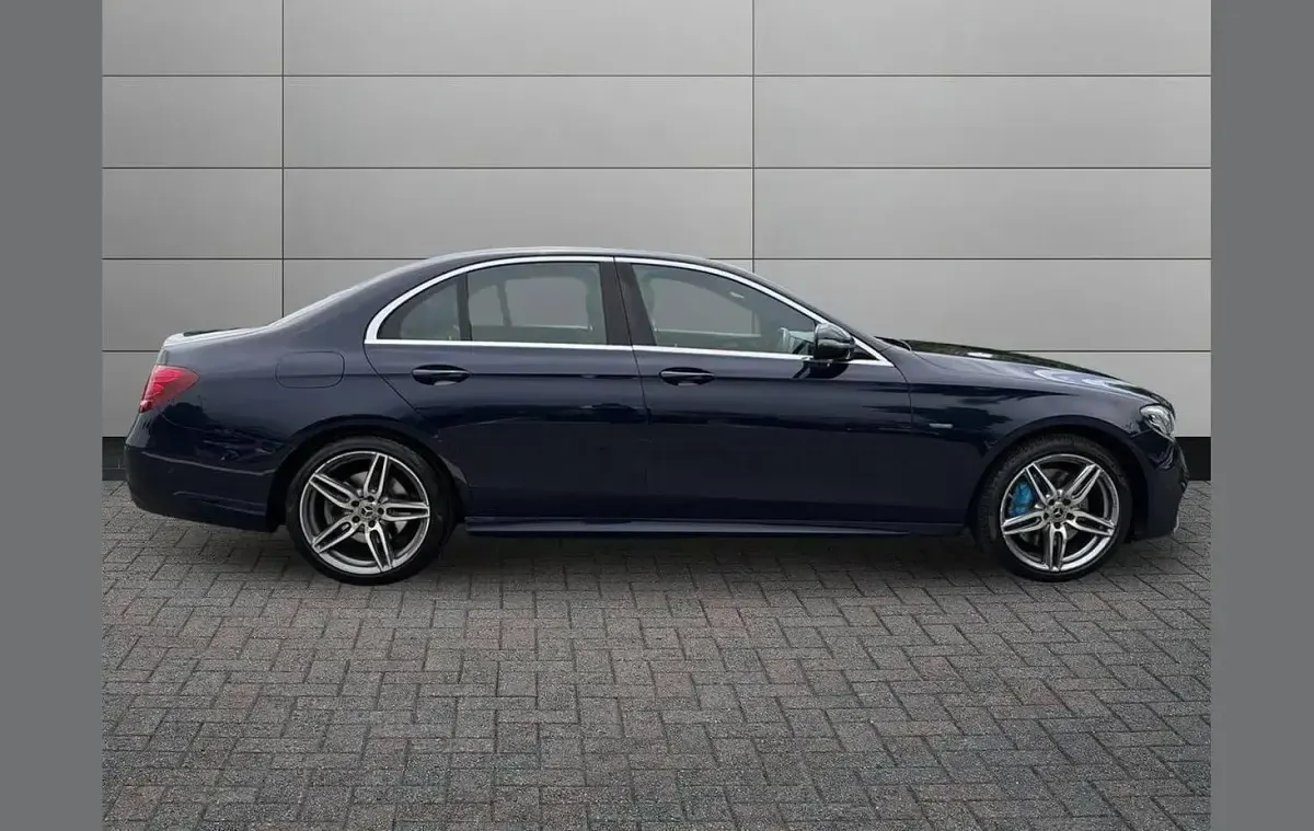Used Mercedes E350 AMG line 295 HP (216 kW) 2018 Blue Sedan