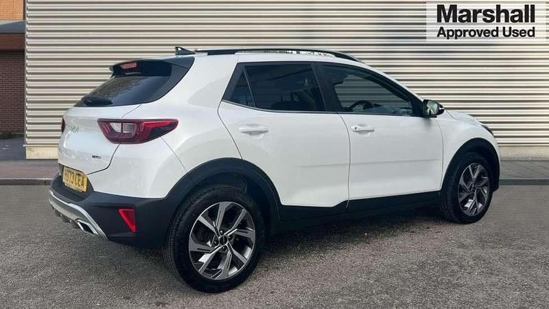 Used Kia Stonic GT-Line 100 HP (73 kW) 2024 White SUV
