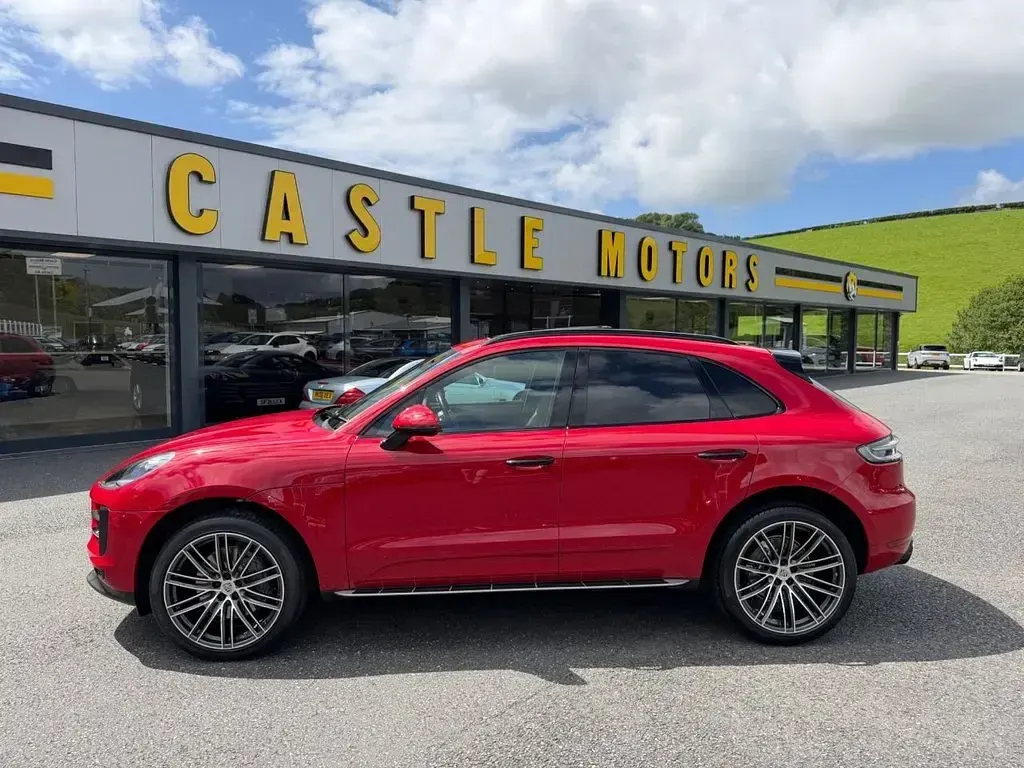 Used Porsche Macan S 354 HP (260 kW) 2019 Red SUV