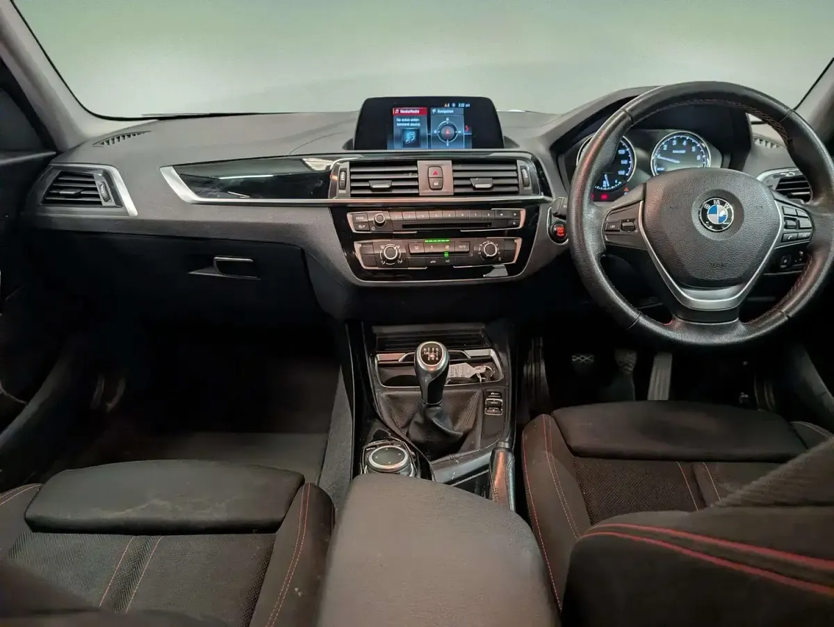 Used BMW 118 Sport Line 136 HP (100 kW) 2018 Black Hatchback