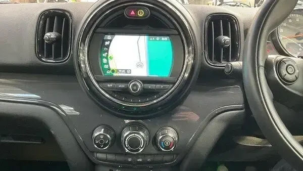 Używany Mini Cooper D Countryman 150 KM (110 kW) 2018 Biały SUV