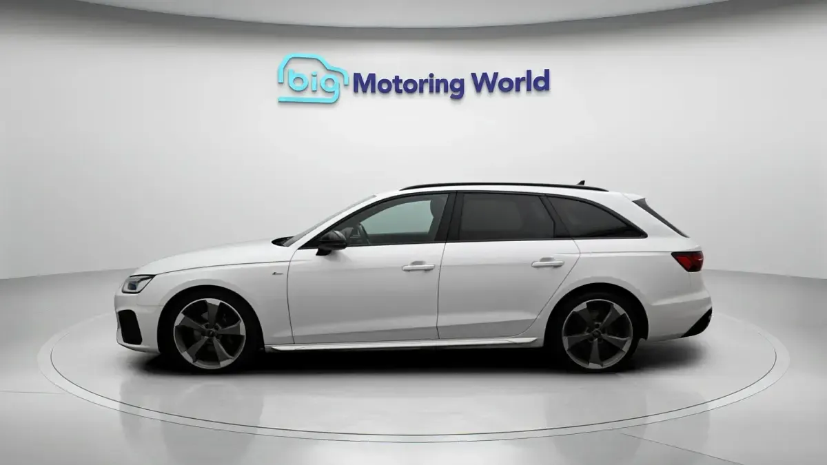 Usado Audi A4 Black Edition 148 CV (108 kW) 2021 Blanco Familiar