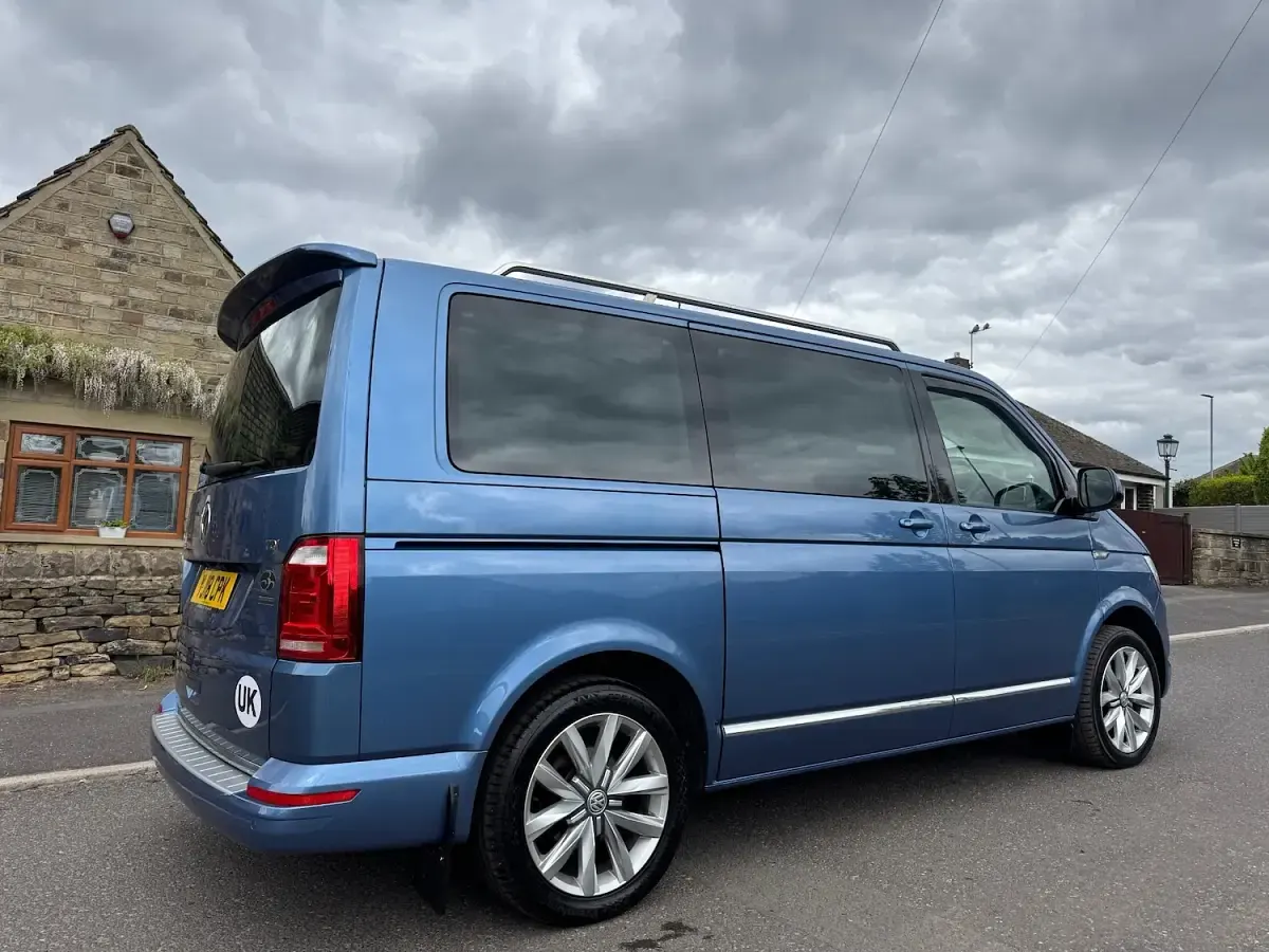 Used VW Caravelle Executive 150 HP (110 kW) 2018 Blue Van