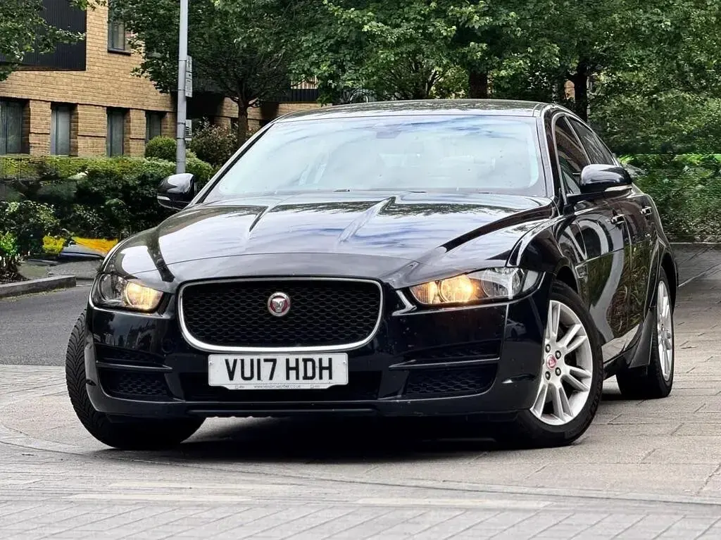 Used Jaguar XE Prestige 180 HP (132 kW) 2017 Black Sedan