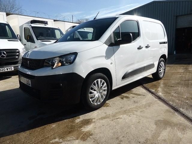 Used Peugeot Partner 131 HP (96 kW) 2020 White MPV