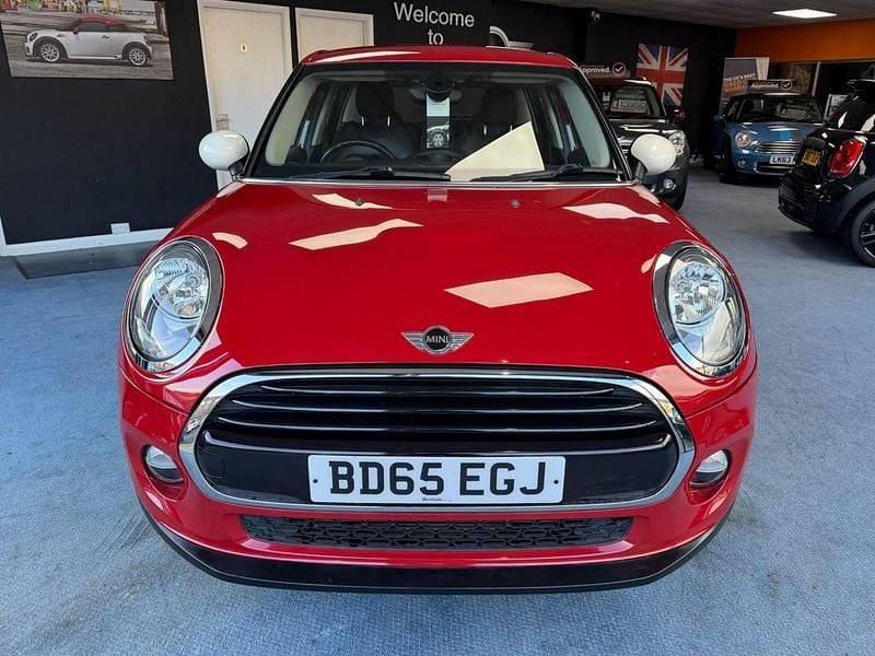 Used Mini Cooper Hatch 136 HP (100 kW) 2015 Red Hatchback