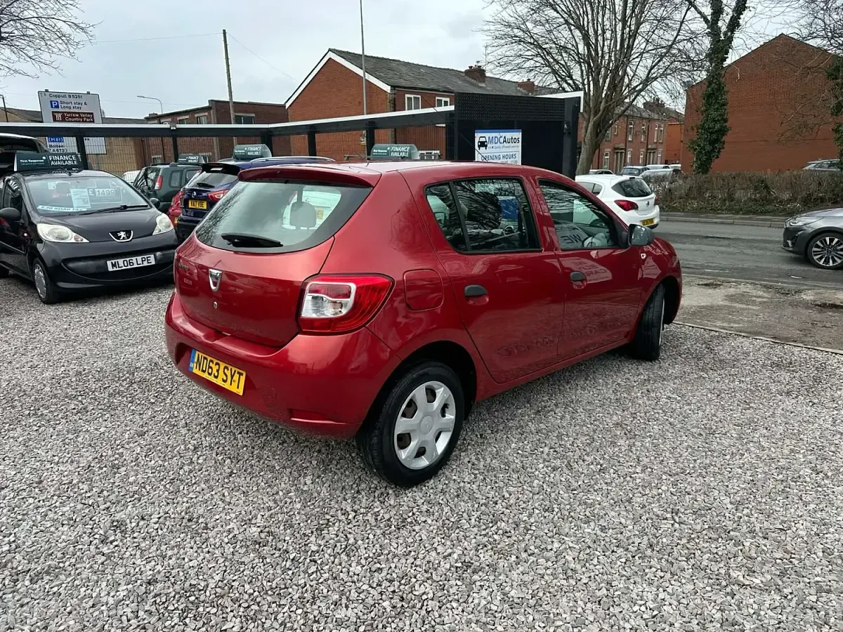 Used Dacia Sandero Ambiance 75 HP (55 kW) 2014 Red Hatchback