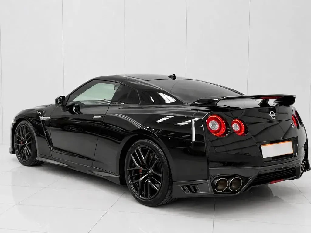 Used Nissan GT-R Prestige 570 HP (419 kW) 2018 Black Coupe