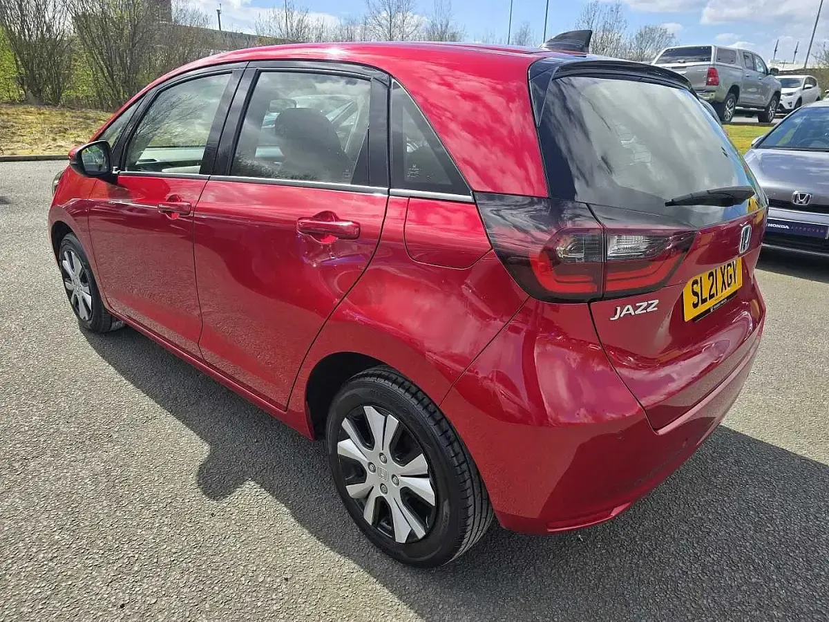 Used Honda Jazz Hybrid 109 HP (80 kW) 2021 Premium crystal red Hatchback