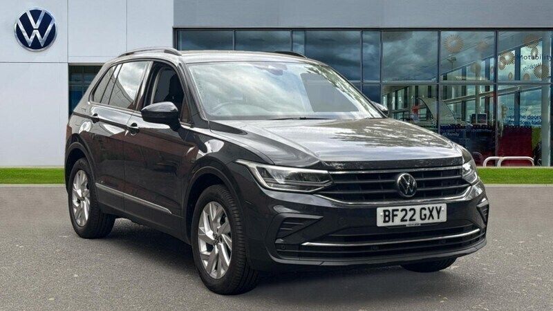 Urano grey Used 2022 VW Tiguan Life SUV | £18,321 (Fair price) - Image 1/4