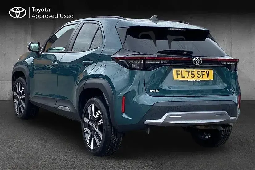 Used Toyota Yaris Cross 130 HP (95 kW) 2025 Green SUV