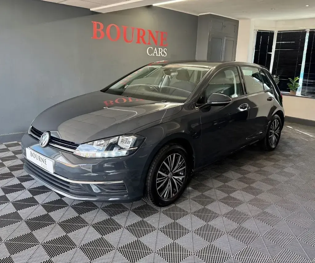 Used VW Golf VII SE 125 HP (91 kW) 2018 Grey Hatchback