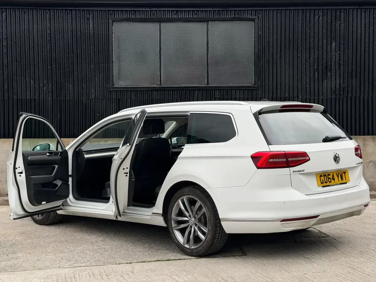 Used VW Passat GT 150 HP (110 kW) 2015 White Estate