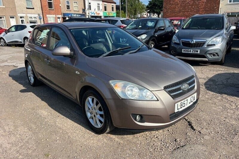 Bronze Used 2007 Kia Ceed 2 Hatchback | £1,395 (Good price) - Image 1/1