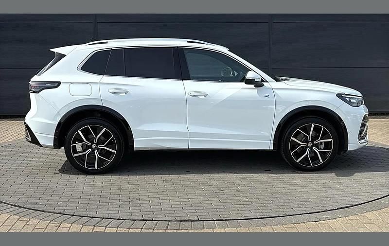 Used VW Tiguan R-line 204 HP (150 kW) 2024 White SUV
