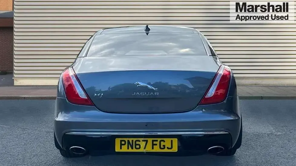 Used Jaguar XJ Portfolio 300 HP (220 kW) 2017 Corris grey metallic Sedan