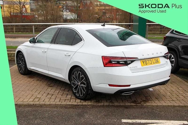 Used Skoda Superb LAURIN & KLEMENT 276 HP (202 kW) 2023 Moon white metallic Hatchback
