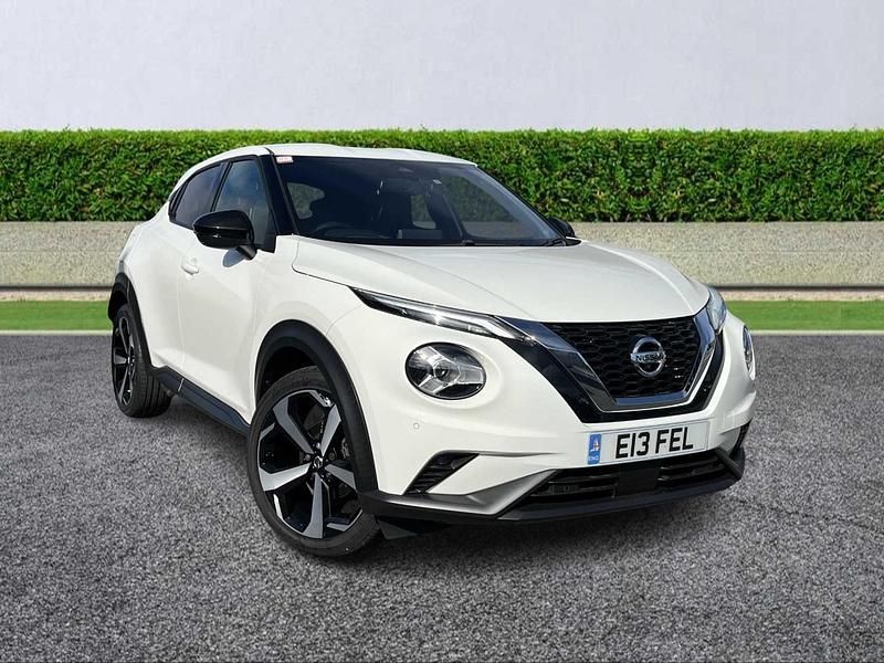 White Used 2020 Nissan Juke Tekna SUV | £13,872 (Fair price) - Image 1/4