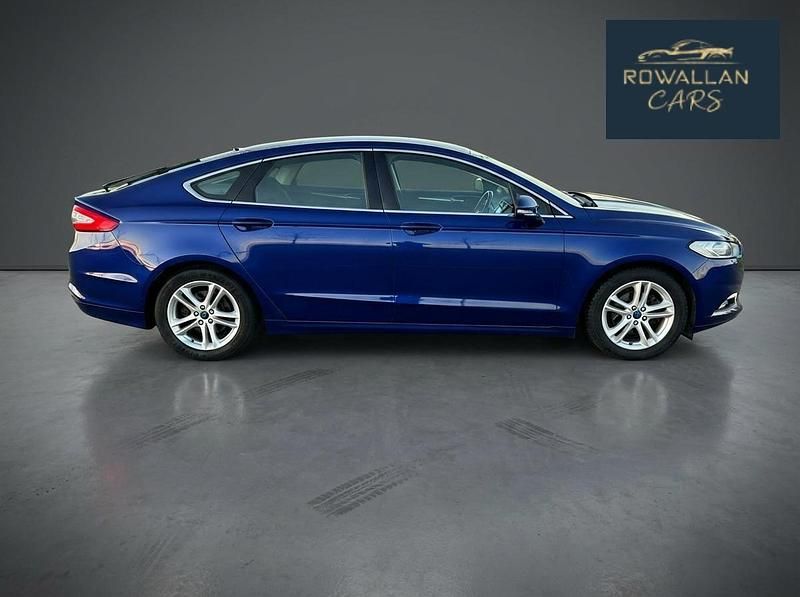 Used Ford Mondeo Zetec 160 HP (117 kW) 2016 Blue Hatchback