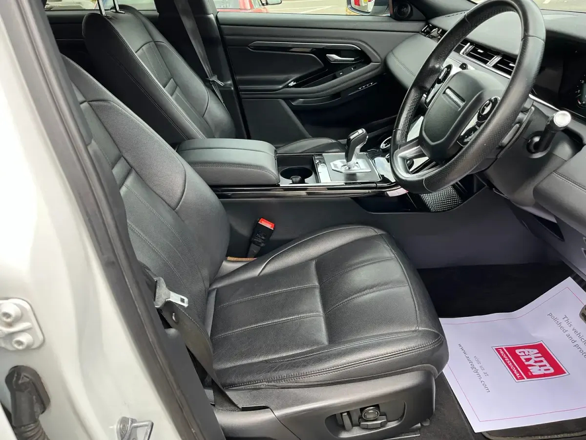 Used Land Rover Range Rover evoque SE Dynamic 2019 White SUV