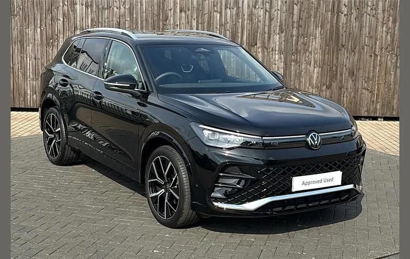 Black Used 2025 VW Tiguan R-line SUV | £34,199 (Fair price) - Image 1/4