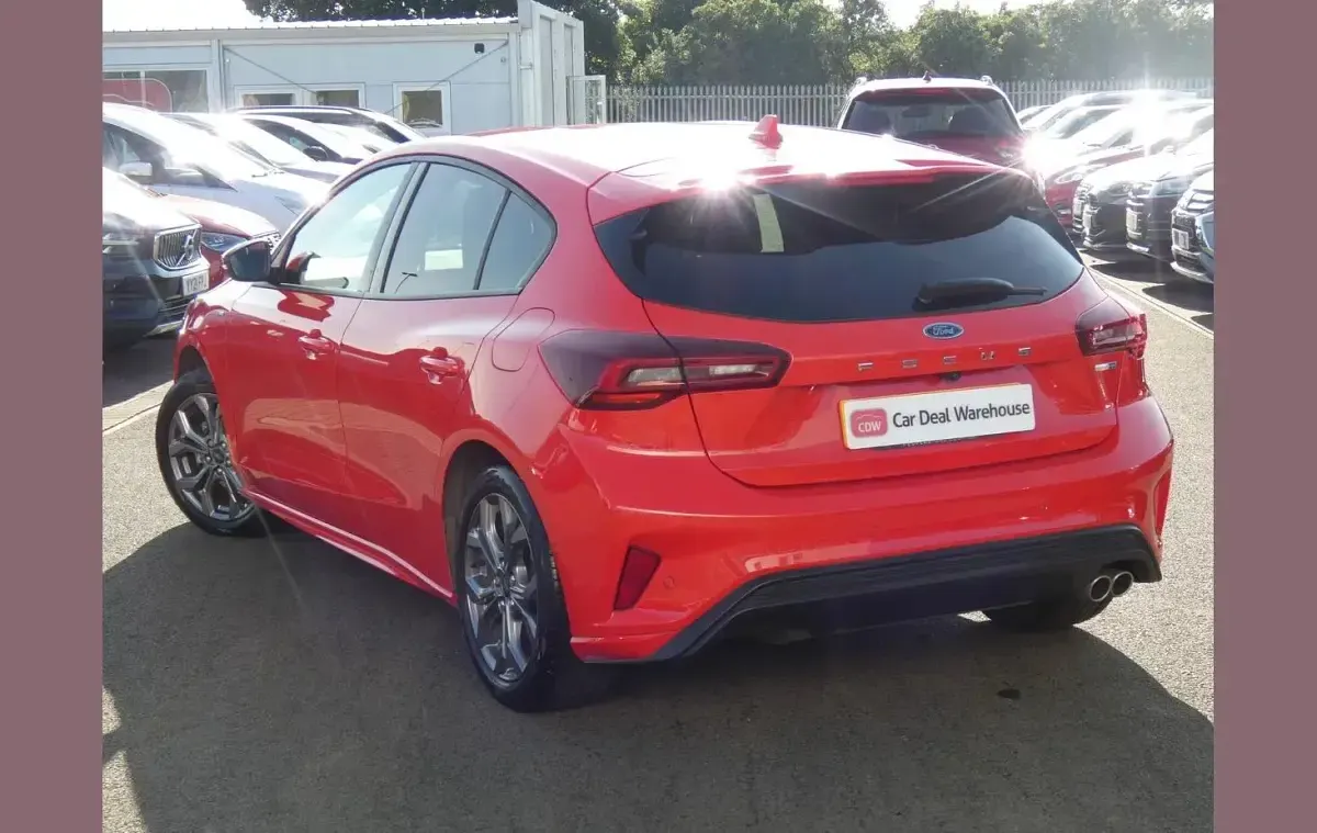 Used Ford Focus ST-Line 153 HP (112 kW) 2023 Red Hatchback