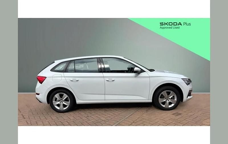 Used Skoda Scala SE 115 HP (84 kW) 2023 White Hatchback