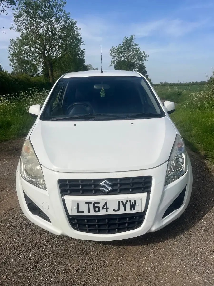 Used Suzuki Splash 2014 White Hatchback