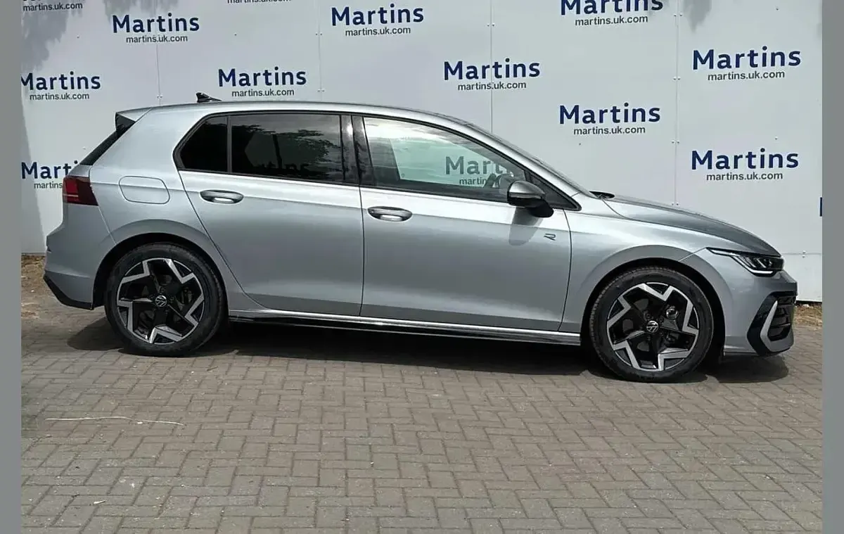 Used VW Golf VIII R-line 150 HP (110 kW) 2025 Silver Hatchback