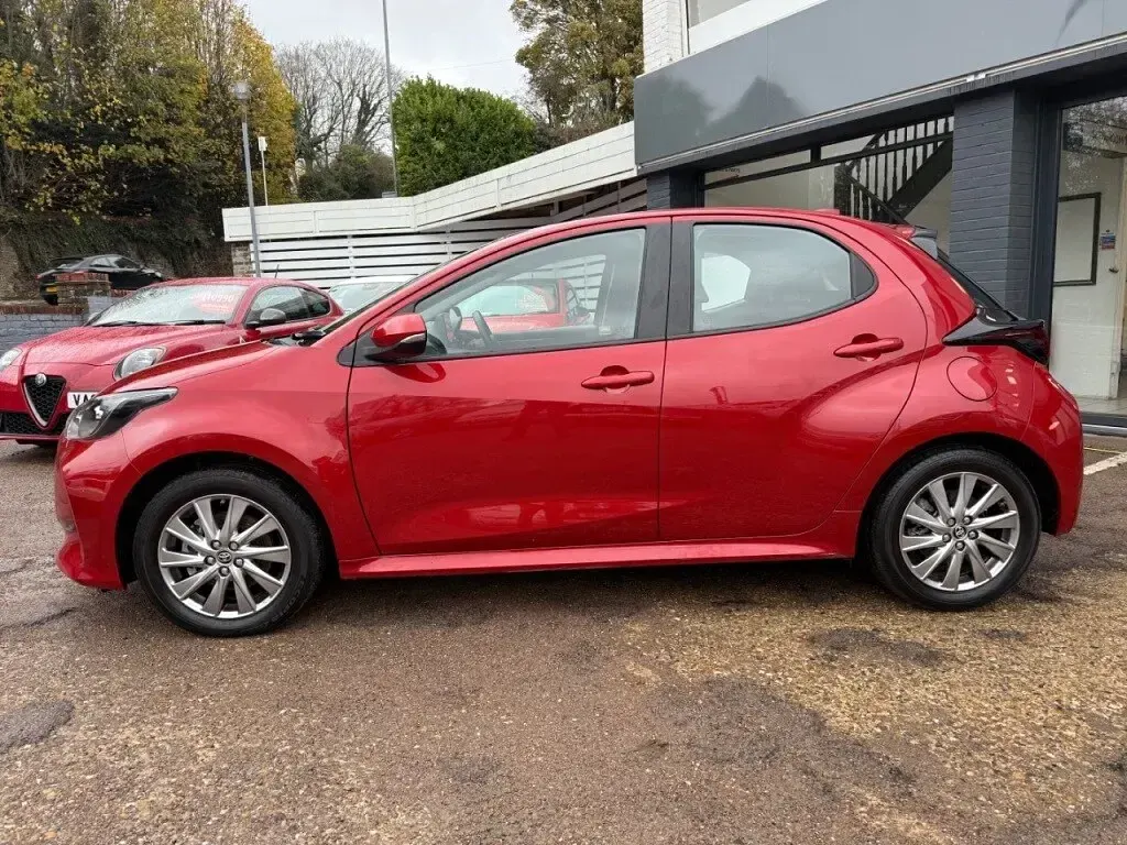 Used Toyota Yaris Hybrid Play 2025 Grey Hatchback