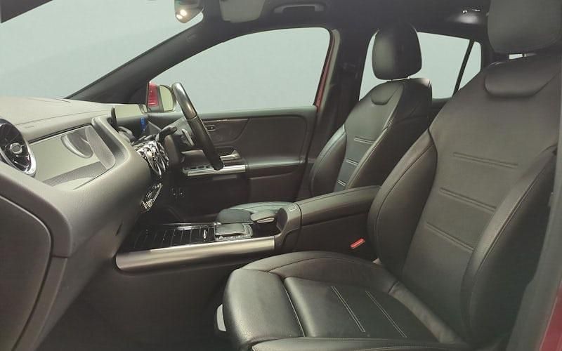 Used Mercedes GLA250 Exclusive 218 HP (160 kW) 2021 Red SUV