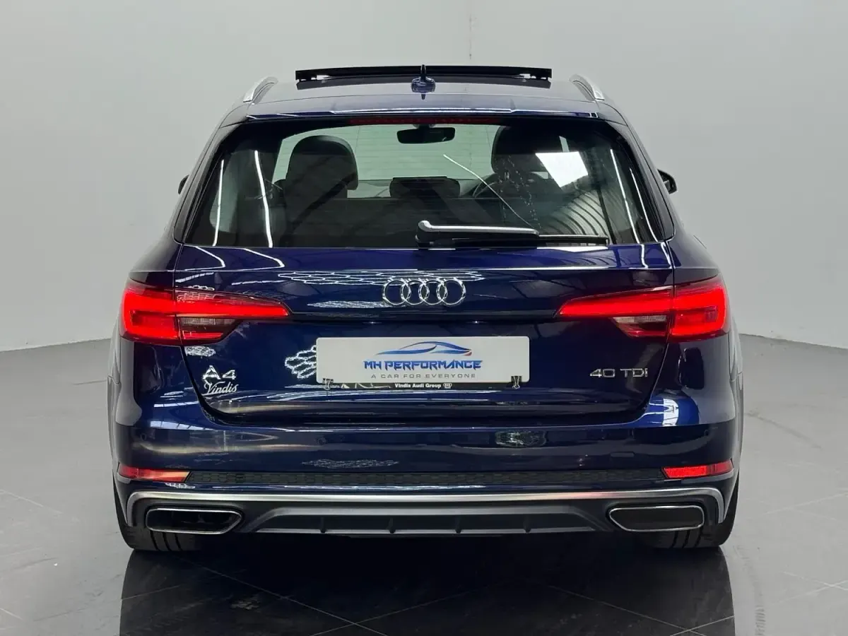 Used Audi A4 S-Line 190 HP (139 kW) 2019 Blue Estate