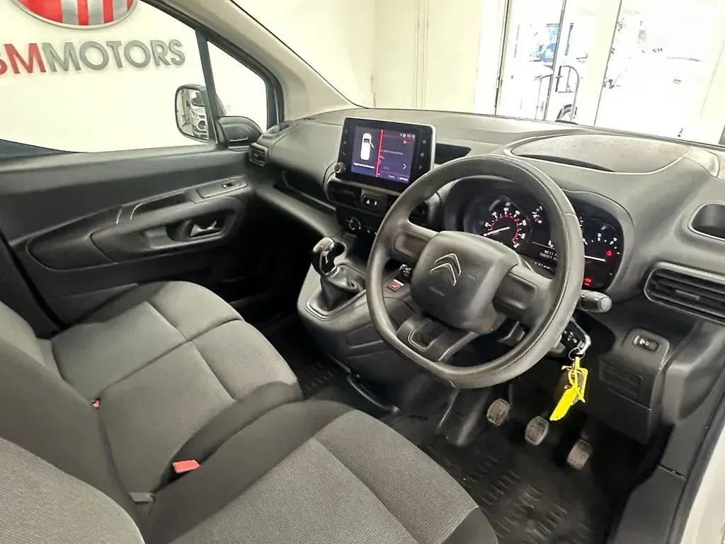 Used Citroën Berlingo 75 HP (55 kW) 2021 White MPV