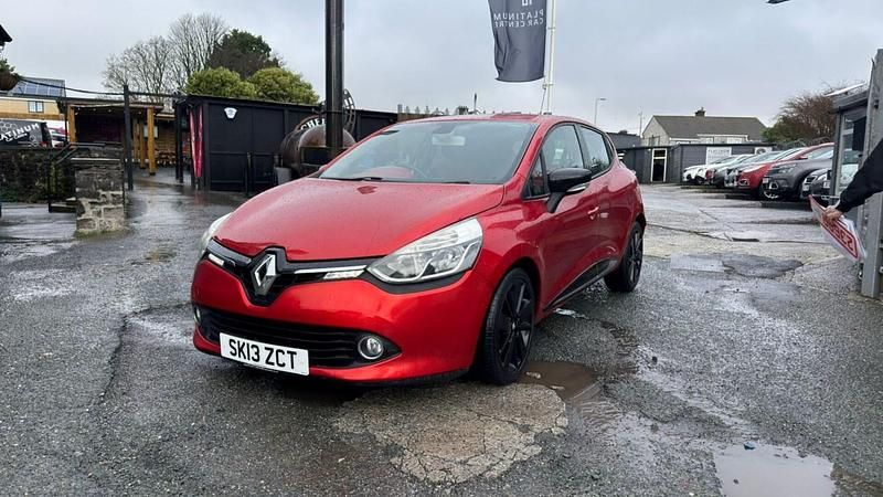 Used Renault Clio IV Dynamique 90 HP (66 kW) 2013 Red Hatchback