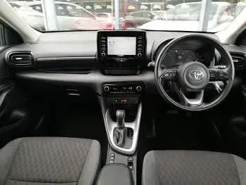 Used Toyota Yaris 116 HP (85 kW) 2023 White Hatchback