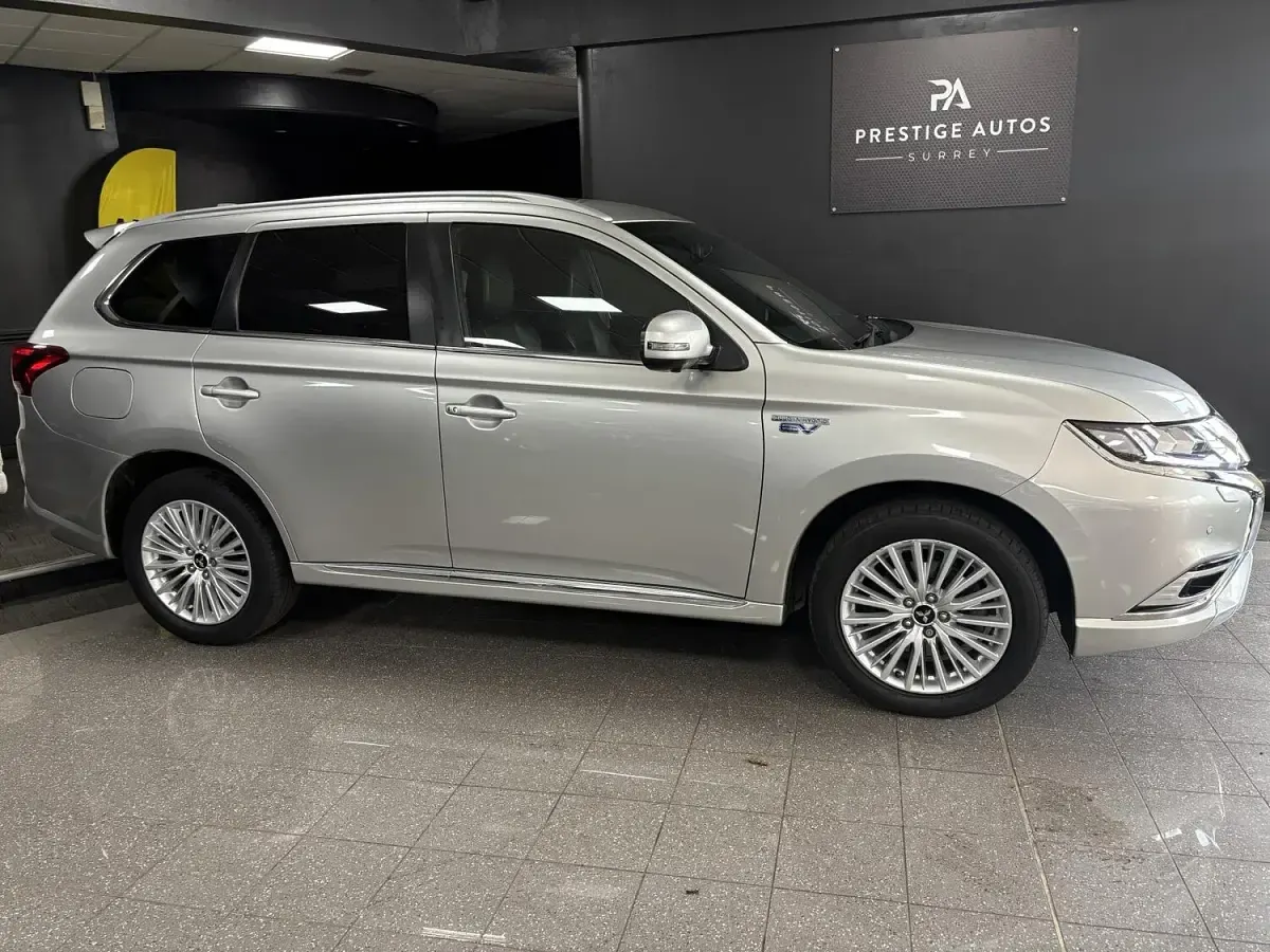Used Mitsubishi Outlander P-HEV 2019 Silver Estate