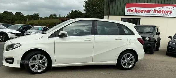 Used Mercedes B200 Executive 2017 White Hatchback