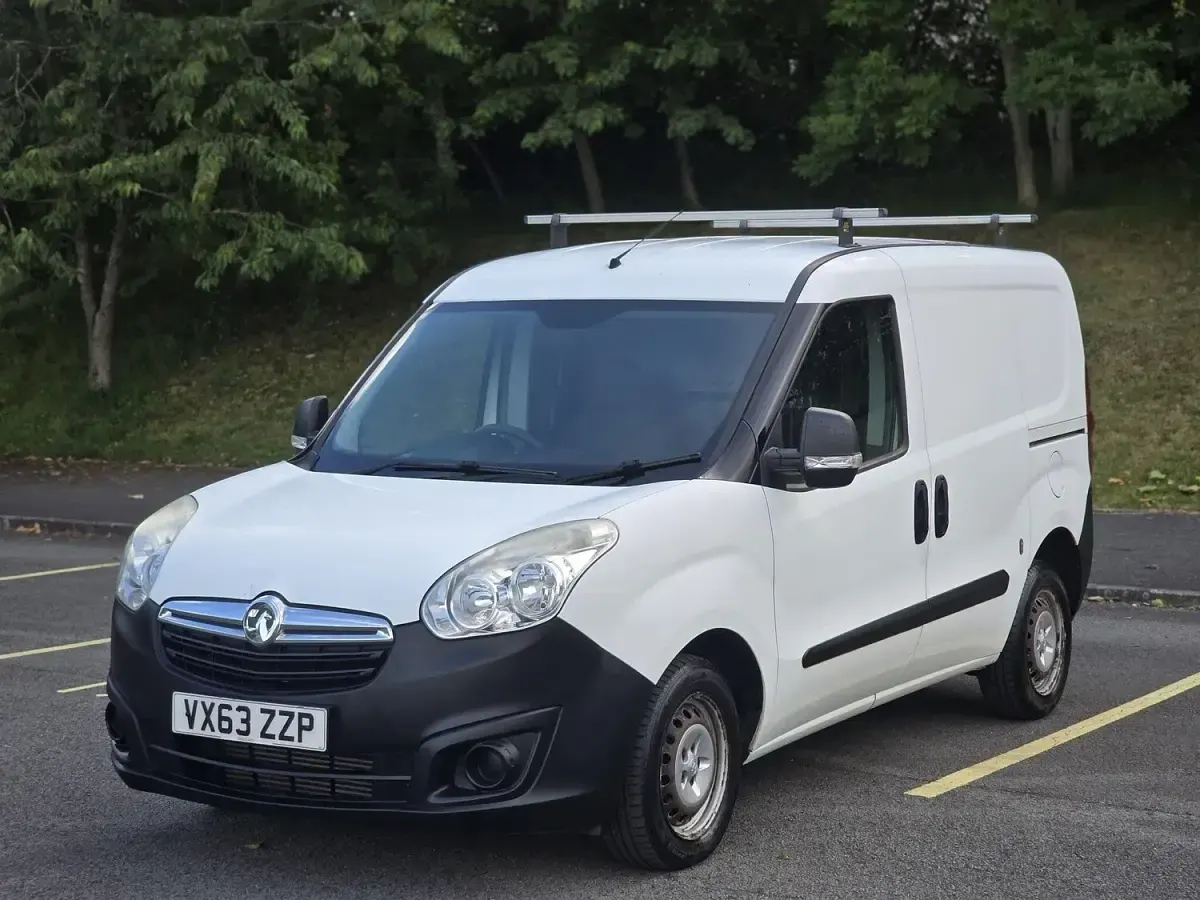 Used Vauxhall Combo 2013 White MPV