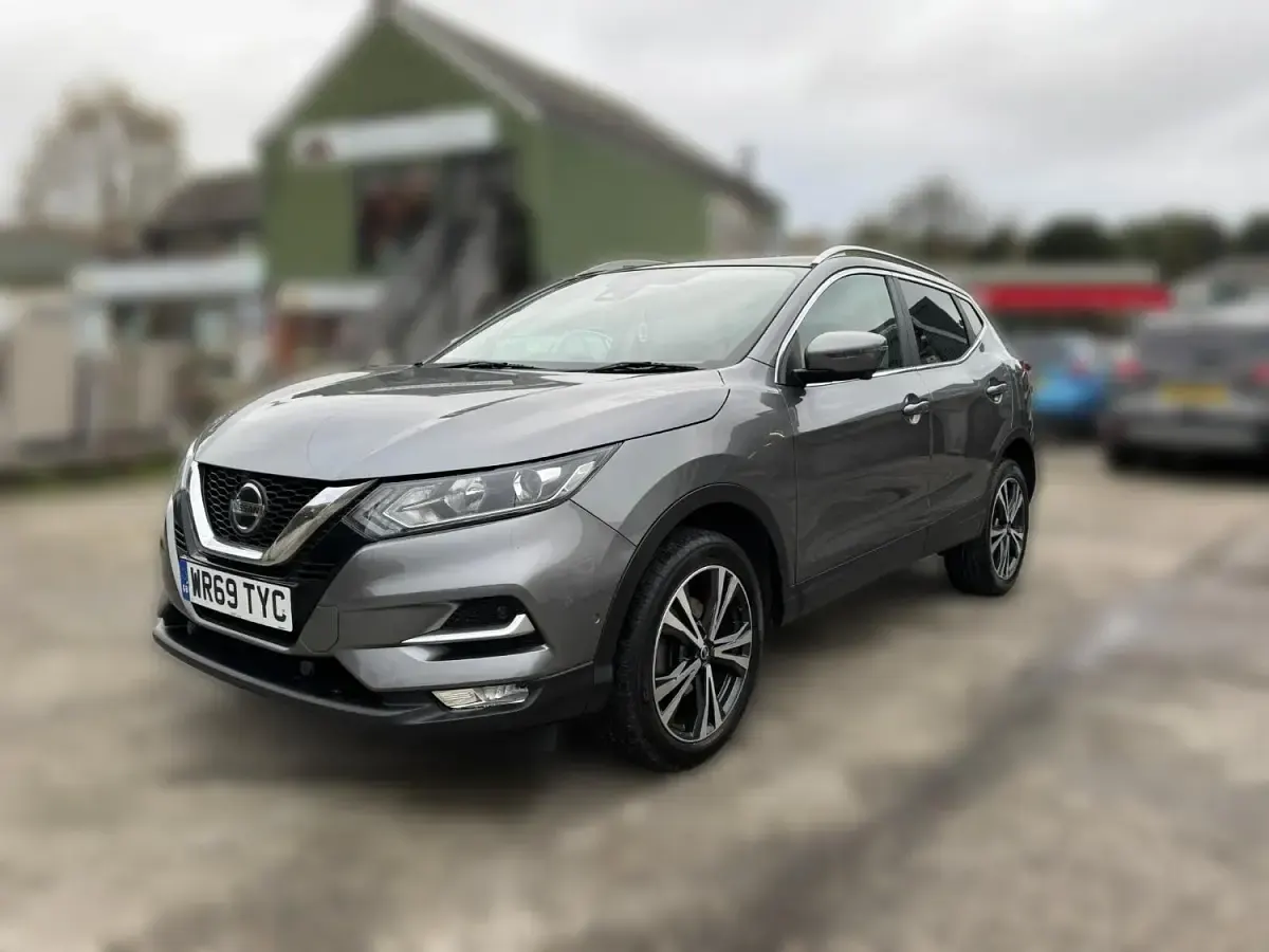 Used Nissan Qashqai N-Connecta 115 HP (84 kW) 2019 Grey SUV
