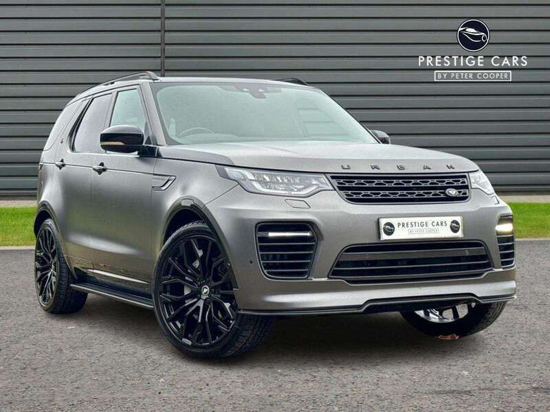 Black Used 2018 Land Rover Discovery 5 HSE SUV | £23,000 (A bit pricey) - Image 1/4