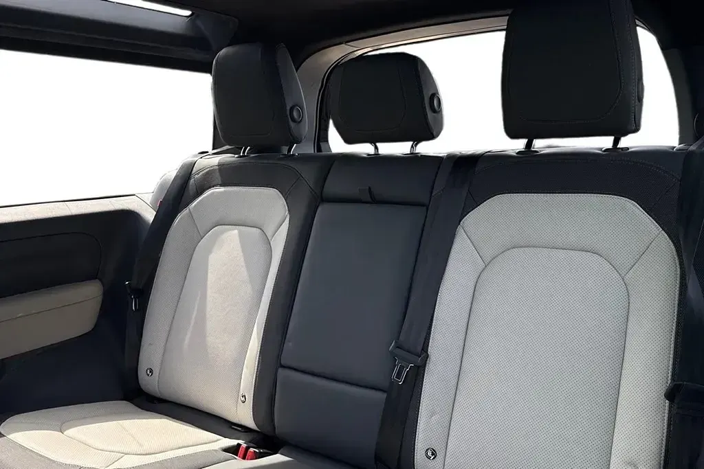 Usado Land Rover Defender HSE Dynamic 2023 Negro SUV